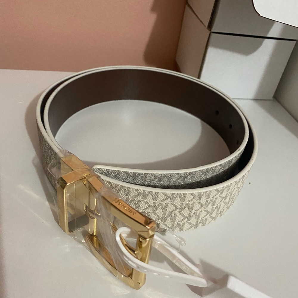 MICHAEL KORS WHITE GRAY MK LOGO REVERSIBLE TWIST LEATHER BELT SIZE LARGE NWT